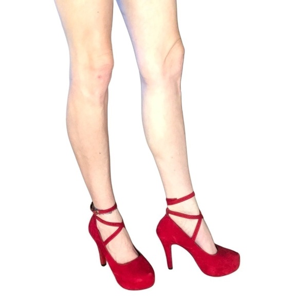 Red velvet platform heels sz 8.5 ankle Strappy stiletto Sexy MWOT valentines day - Picture 3 of 14